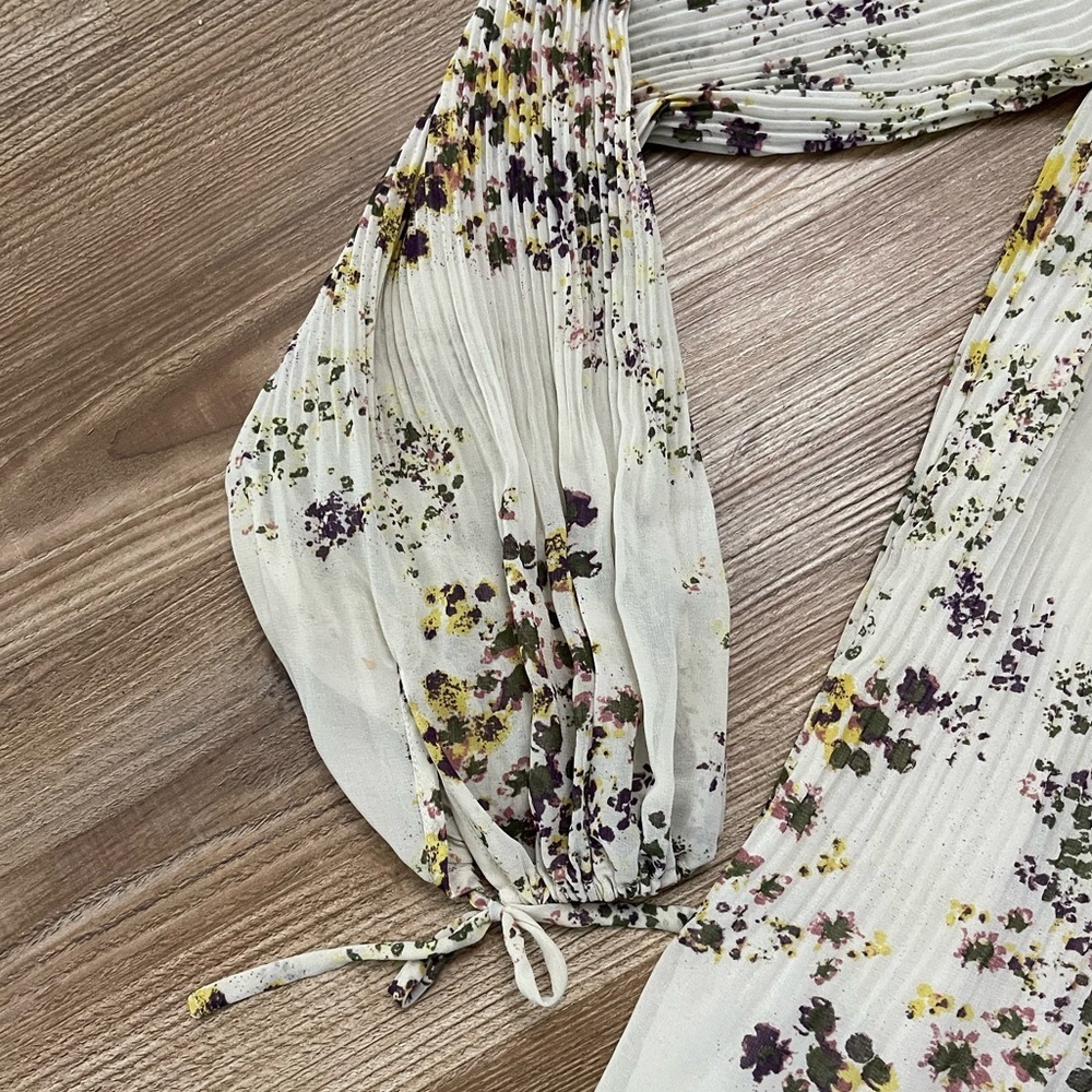 Buckle Willow and Root Off the Shoulder Floral Sheer Top Size M - Picture 5 of 10